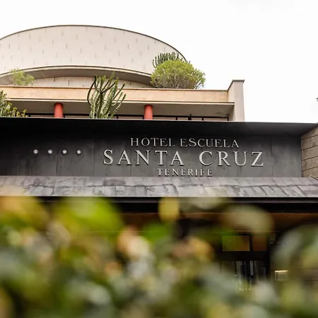 Escuela Cruz Hotell 4*