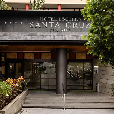Escuela Cruz Hotell 4*
